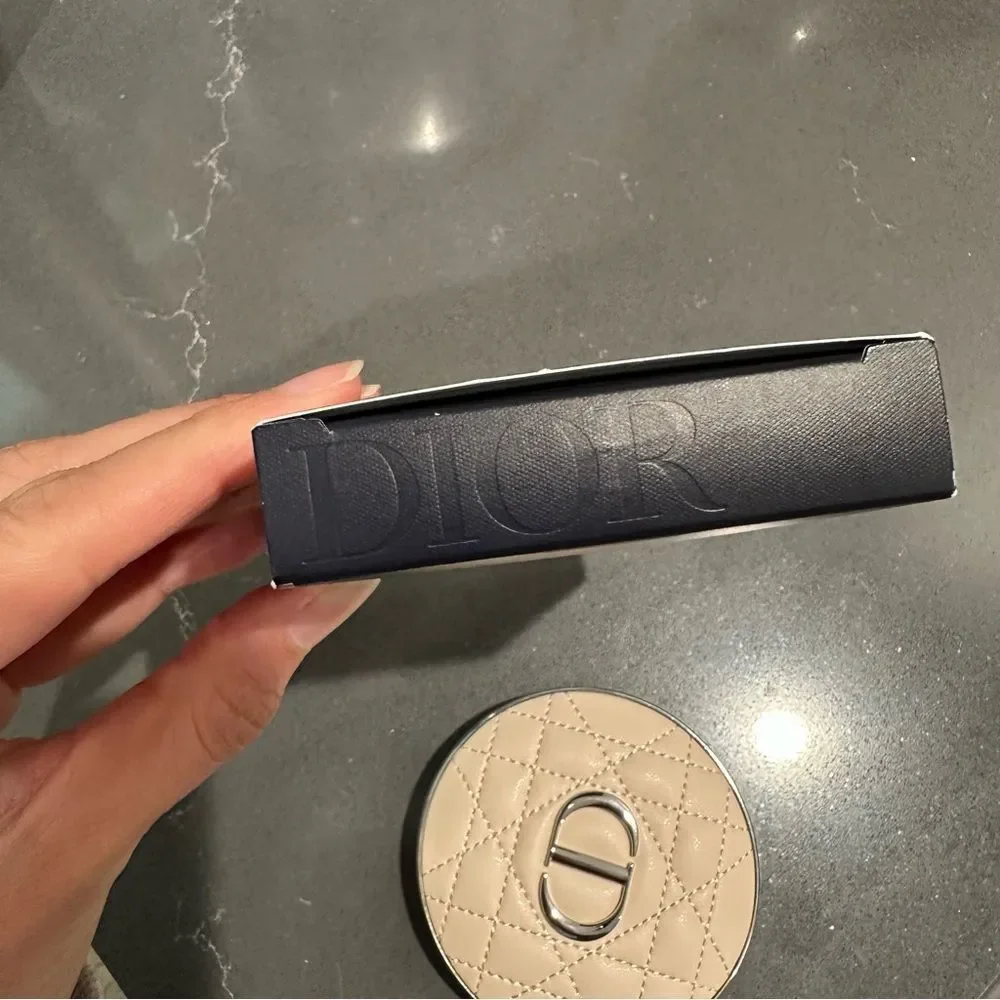 New in box Dior Beauty Forever Nude Matte Filter. #01 Fair NIB Blurring Setting